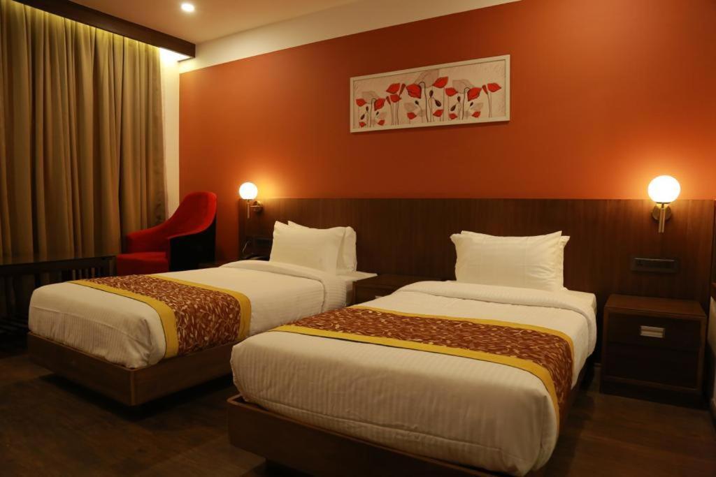 Sky Penta Residency Hotel Iritti Luaran gambar